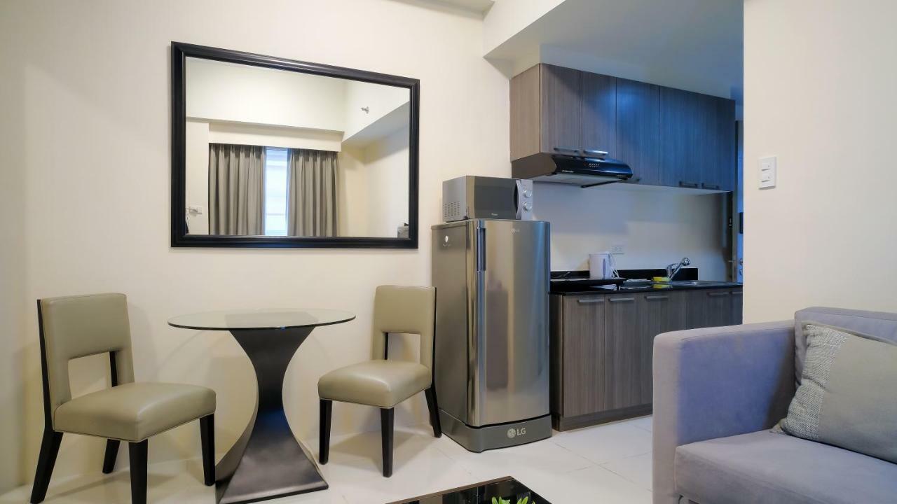 Currency Serviced Suites มะนิลา ภายนอก รูปภาพ